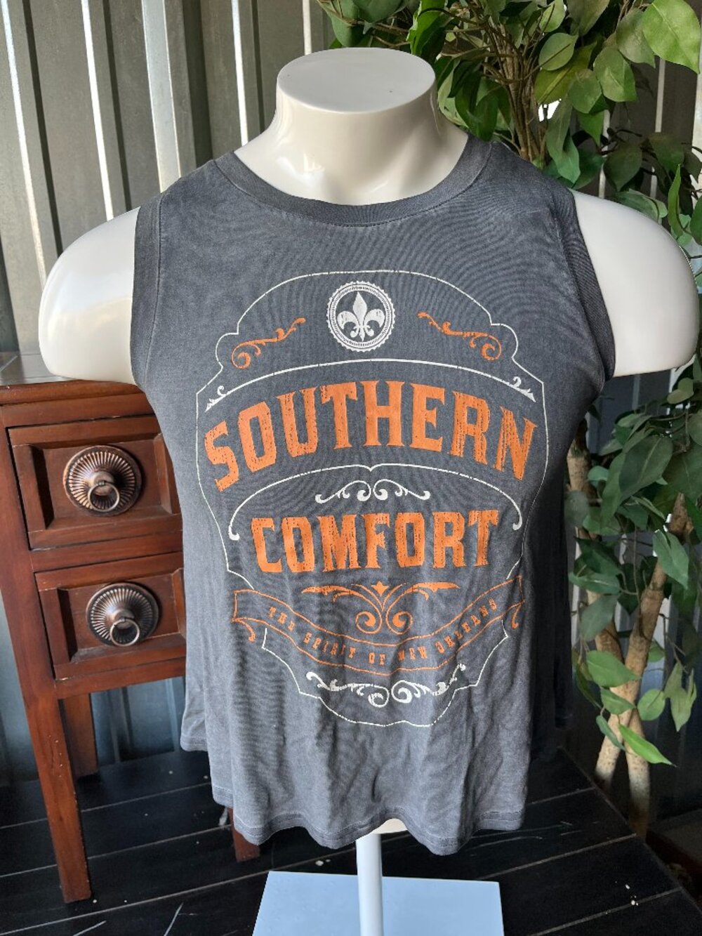 Southern Comfort Sleeveless Shirt - Women's Size Medium